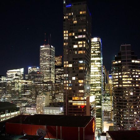Downtown High-Rise Condo- Cn Tower View โตรอนโต ภายนอก รูปภาพ