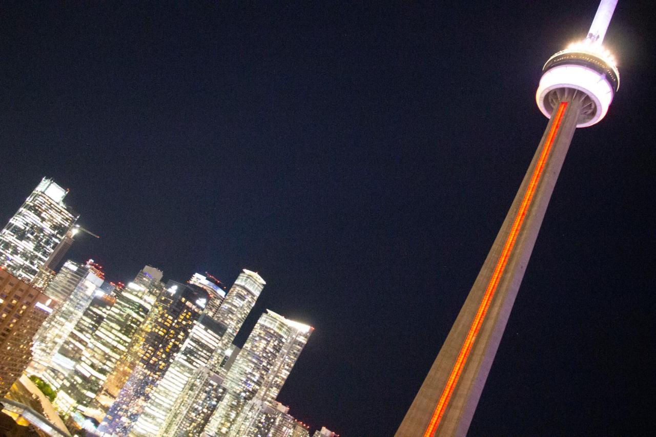 Downtown High-Rise Condo- Cn Tower View โตรอนโต ภายนอก รูปภาพ